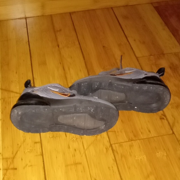 😍😍Nike 270 little kids size 11😍😍 - Picture 8 of 8